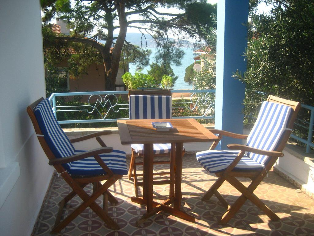 מלון Ayvalı Mavi Pension מראה חיצוני תמונה